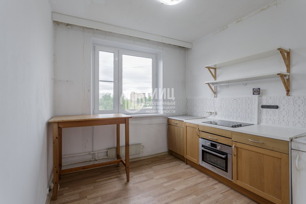 Продам двухкомнатную (2-комн.) квартиру, Затонная ул, 4, Москва г