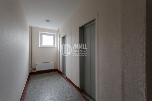 Продам двухкомнатную (2-комн.) квартиру, Затонная ул, 4, Москва г