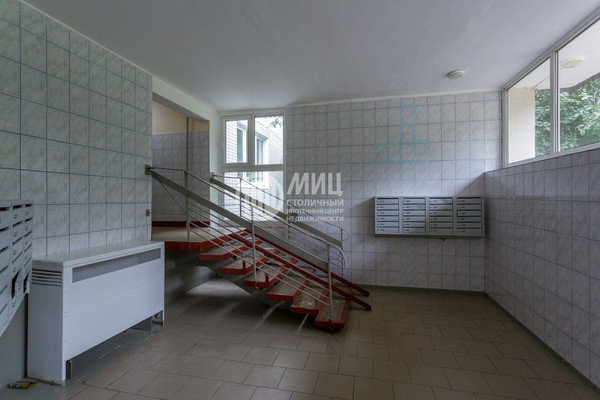 Продам двухкомнатную (2-комн.) квартиру, Затонная ул, 4, Москва г