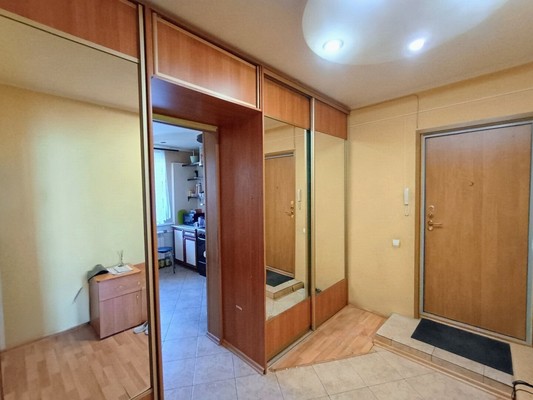 Продам двухкомнатную (2-комн.) квартиру, Строителей ул, 44а, Йошкар-Ола г