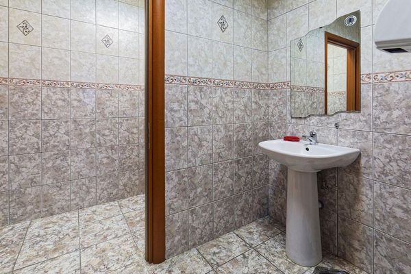 Продам коммерческое помещение 1 331 м2, Армавирская ул, 12, Москва г