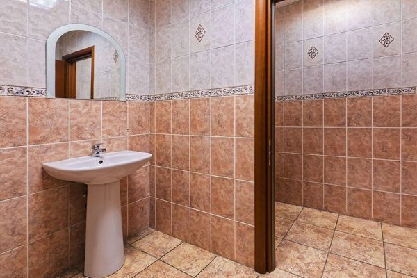 Продам коммерческое помещение 1 331 м2, Армавирская ул, 12, Москва г