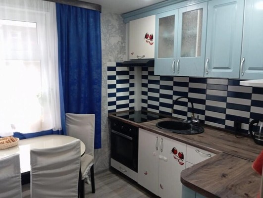 Продам трехкомнатную (3-комн.) квартиру, Березовская ул, 8а, Ханты-Мансийск г