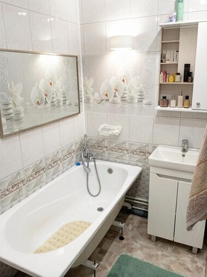 Продам трехкомнатную (3-комн.) квартиру, Березовская ул, 8а, Ханты-Мансийск г