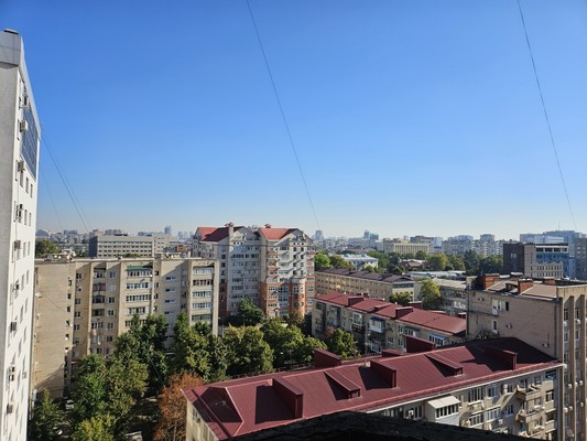 Продам трехкомнатную (3-комн.) квартиру, Комсомольская ул, 8, Краснодар г