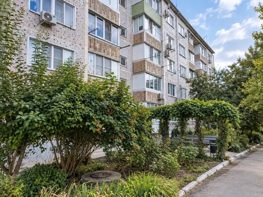 Продам двухкомнатную (2-комн.) квартиру, Молодёжный пер, 6, Гулькевичи г