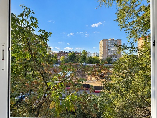 Продам двухкомнатную (2-комн.) квартиру, Черняховского ул, 15к4, Москва г