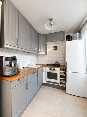 Продам двухкомнатную (2-комн.) квартиру, Черняховского ул, 15к4, Москва г