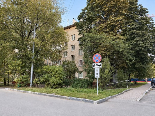 Продам двухкомнатную (2-комн.) квартиру, Черняховского ул, 15к4, Москва г