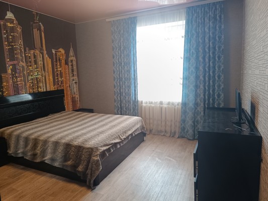 Продам трехкомнатную (3-комн.) квартиру, Ю.А.Инге ул, 46к9, Симферополь г
