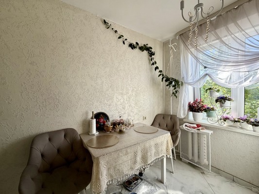 Продам трехкомнатную (3-комн.) квартиру, Гурьева ул, 26, Раменское г
