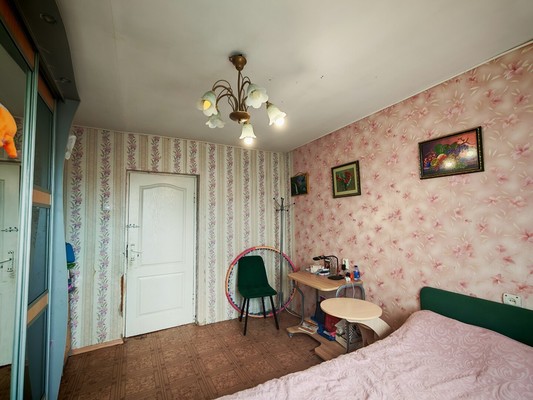 Продам комнату в 8-комн. квартире, Беринга ул, 32Ак3, Санкт-Петербург г