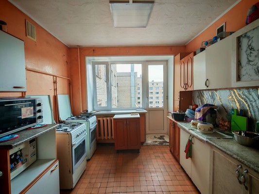 Продам комнату в 8-комн. квартире, Беринга ул, 32Ак3, Санкт-Петербург г