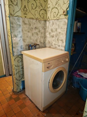 Продам комнату в 8-комн. квартире, Беринга ул, 32Ак3, Санкт-Петербург г