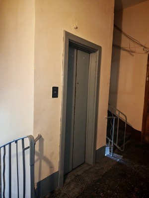 Продам комнату в 8-комн. квартире, Беринга ул, 32Ак3, Санкт-Петербург г