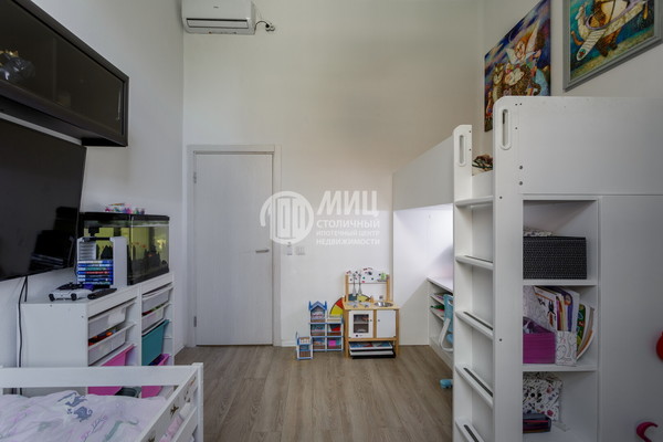 Продам трехкомнатную (3-комн.) квартиру, Ясеневая ул, 12к1, Москва г