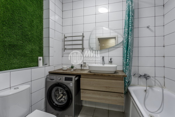 Продам трехкомнатную (3-комн.) квартиру, Ясеневая ул, 12к1, Москва г