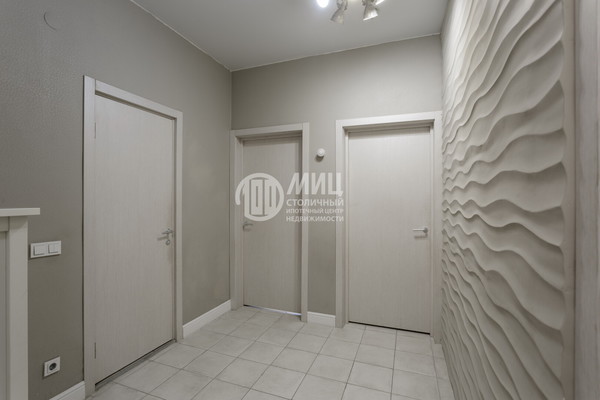 Продам трехкомнатную (3-комн.) квартиру, Ясеневая ул, 12к1, Москва г