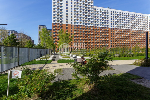 Продам трехкомнатную (3-комн.) квартиру, Ясеневая ул, 12к1, Москва г