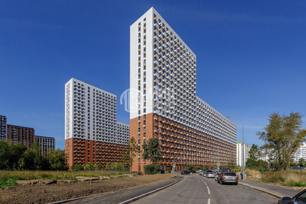 Продам трехкомнатную (3-комн.) квартиру, Ясеневая ул, 12к1, Москва г