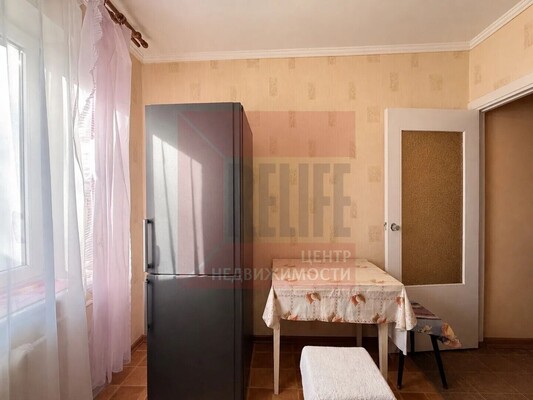 Продам трехкомнатную (3-комн.) квартиру, Интернациональная ул, 52, Калининград г