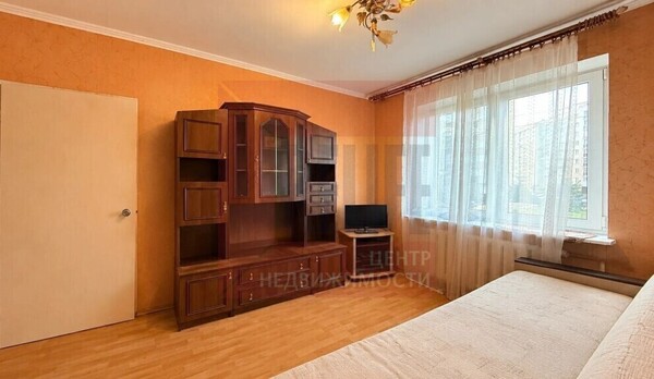 Продам трехкомнатную (3-комн.) квартиру, Интернациональная ул, 52, Калининград г