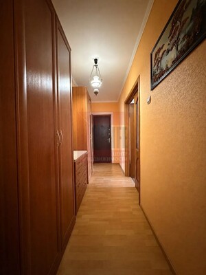 Продам трехкомнатную (3-комн.) квартиру, Интернациональная ул, 52, Калининград г