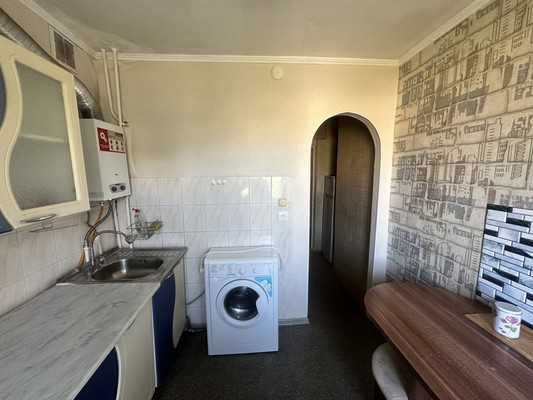 Продам двухкомнатную (2-комн.) квартиру, Ленина пр-кт, 24, Новороссийск г