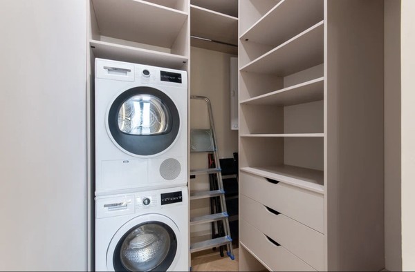 Продам трехкомнатную (3-комн.) квартиру, Малая Почтовая ул, 12, Москва г
