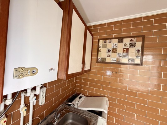 Продам трехкомнатную (3-комн.) квартиру, Гайдара ул, 18, Симферополь г