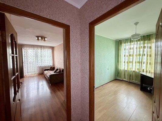 Продам трехкомнатную (3-комн.) квартиру, Гайдара ул, 18, Симферополь г