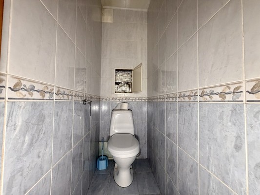 Продам трехкомнатную (3-комн.) квартиру, Гайдара ул, 18, Симферополь г