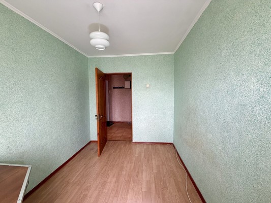 Продам трехкомнатную (3-комн.) квартиру, Гайдара ул, 18, Симферополь г