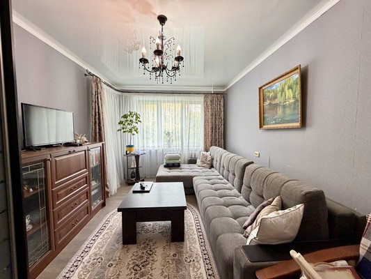 Продам трехкомнатную (3-комн.) квартиру, Марка Донского ул, 20, Симферополь г