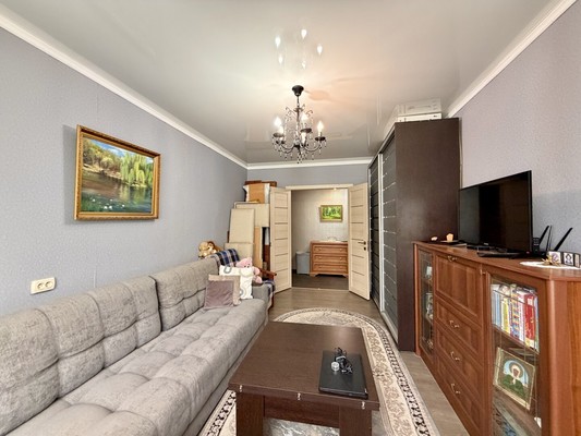 Продам трехкомнатную (3-комн.) квартиру, Марка Донского ул, 20, Симферополь г