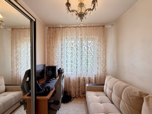 Продам трехкомнатную (3-комн.) квартиру, Марка Донского ул, 20, Симферополь г