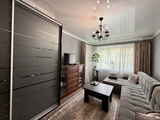 Продам трехкомнатную (3-комн.) квартиру, Марка Донского ул, 20, Симферополь г