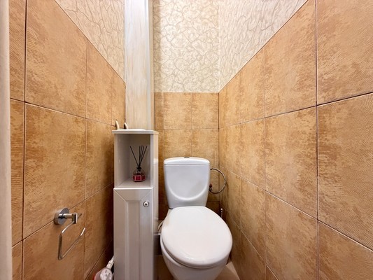 Продам трехкомнатную (3-комн.) квартиру, Марка Донского ул, 20, Симферополь г