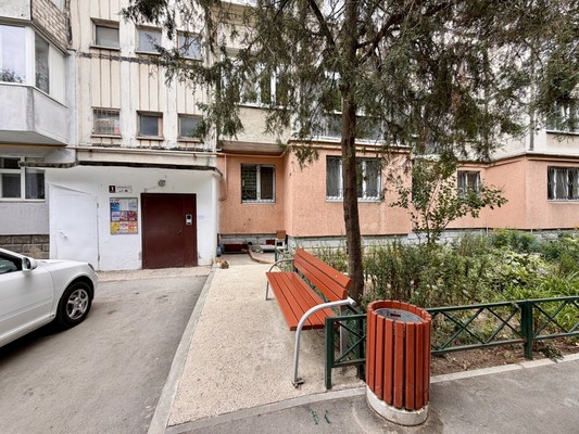 Продам трехкомнатную (3-комн.) квартиру, Марка Донского ул, 20, Симферополь г
