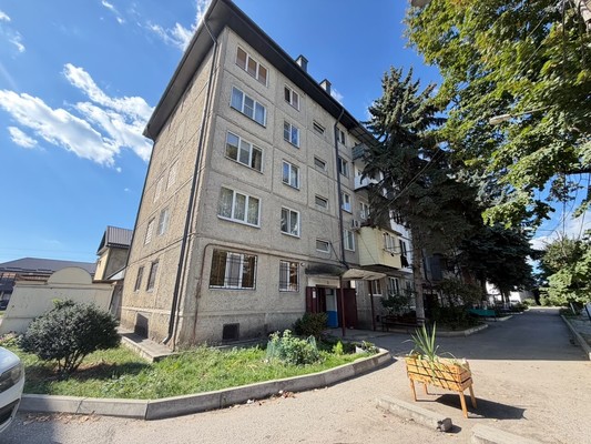 Продам двухкомнатную (2-комн.) квартиру, Угнич ул, 11, Баксан г
