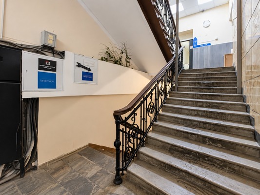 Продам офисное помещение 1 695 м2, Кривоколенный пер, 5, Москва г