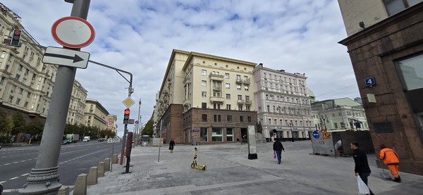 Продам двухкомнатную (2-комн.) квартиру, Тверская ул, 6б, Москва г