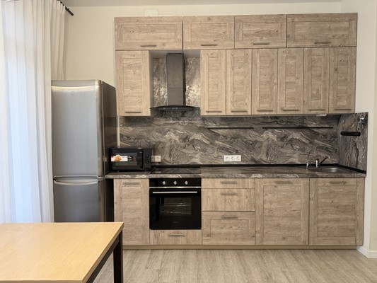 Продам двухкомнатную (2-комн.) квартиру, Строителей ул, 111, Ханты-Мансийск г