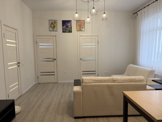 Продам двухкомнатную (2-комн.) квартиру, Строителей ул, 111, Ханты-Мансийск г