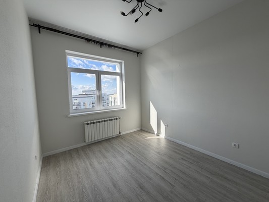 Продам двухкомнатную (2-комн.) квартиру, Строителей ул, 111, Ханты-Мансийск г