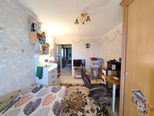 Продам трехкомнатную (3-комн.) квартиру, Аэрофлотская ул, 16, Симферополь г