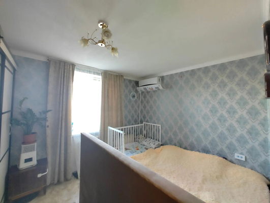 Продам трехкомнатную (3-комн.) квартиру, Аэрофлотская ул, 16, Симферополь г