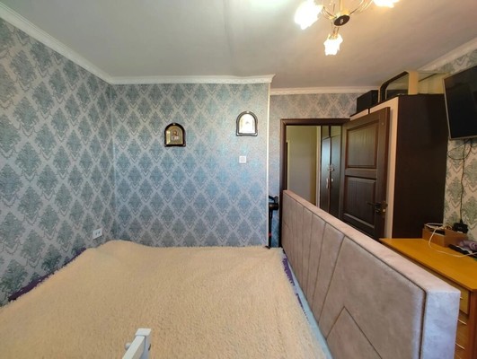 Продам трехкомнатную (3-комн.) квартиру, Аэрофлотская ул, 16, Симферополь г