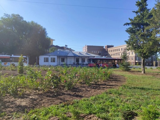 Продам трехкомнатную (3-комн.) квартиру, Аэрофлотская ул, 16, Симферополь г
