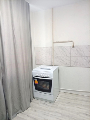 Продам однокомнатную (1-комн.) квартиру, Залесская ул, 83, Симферополь г